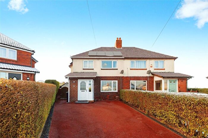 3 Bedroom Semi-Detached House For Sale In The Crescent, Barlow, Blaydon-on-Tyne, NE21
