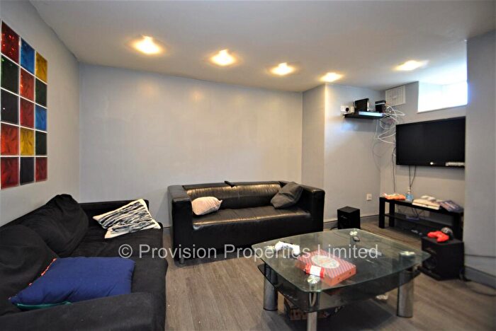 8 Bedroom Terraced House To Rent In Mayville Avenue, Hyde Park, Leeds, LS6