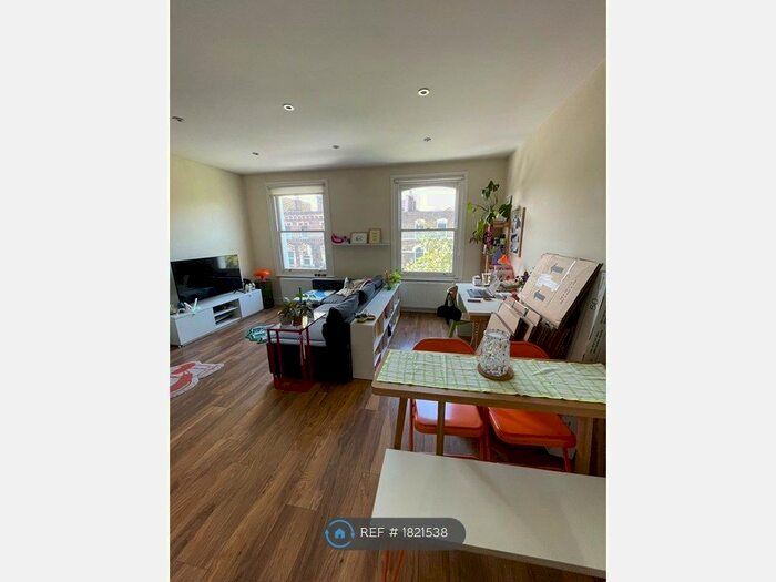 1 Bedroom Flat To Rent In B, London, N16