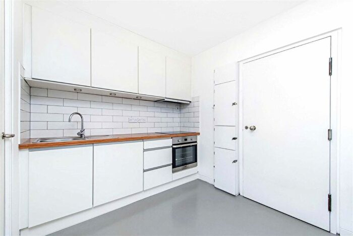 Studio To Rent In Barbican, London, EC2Y
