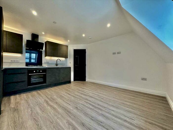 2 Bedroom Apartment To Rent In North Hill, Plymouth, Plymouth, PL4