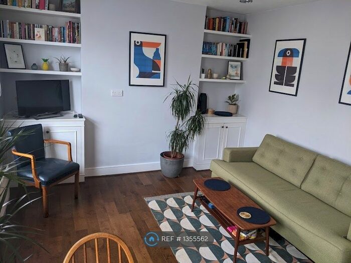 2 Bedroom Flat To Rent In Lewisham Way, London, SE14