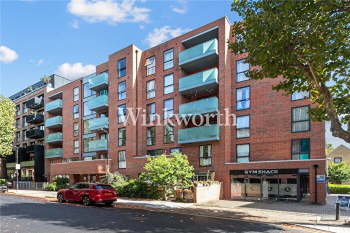 1 Bedroom Apartment To Rent In Birdsmouth Court, Bathurst Square, London, N15