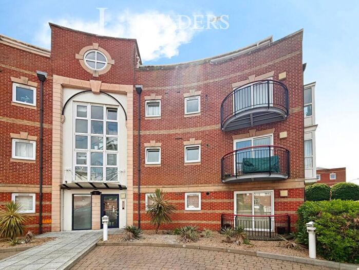 2 Bedroom Apartment For Sale In Gunwharf Quays, Portsmouth, Hampshire, PO1