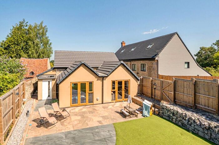 2 Bedroom Barn Conversion For Sale In Piltown, West Pennard, Glastonbury, BA6