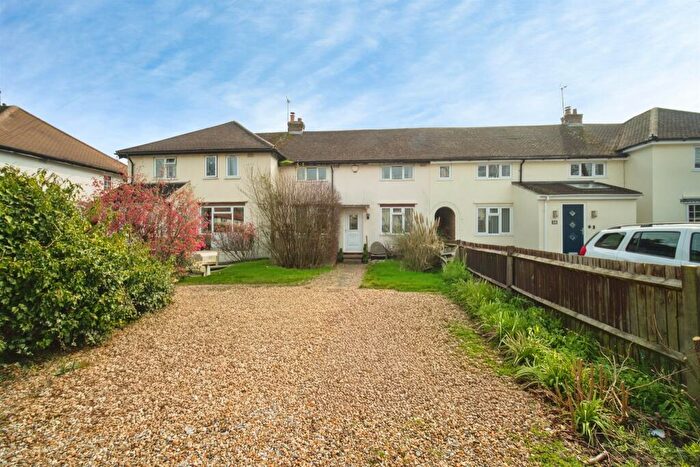 3 Bedroom Terraced House For Sale In Grove Road, Basingstoke, RG21