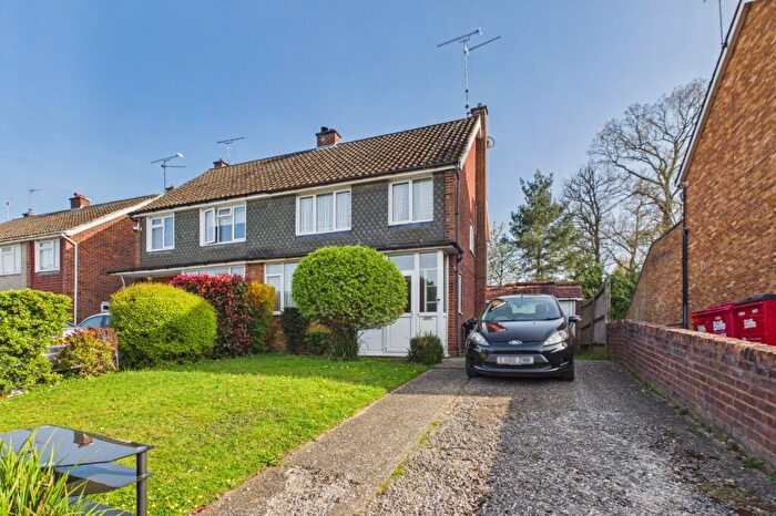 3 Bedroom Semi Detached House For Sale In Greenwood Road, Crowthorne, Berkshire, RG45