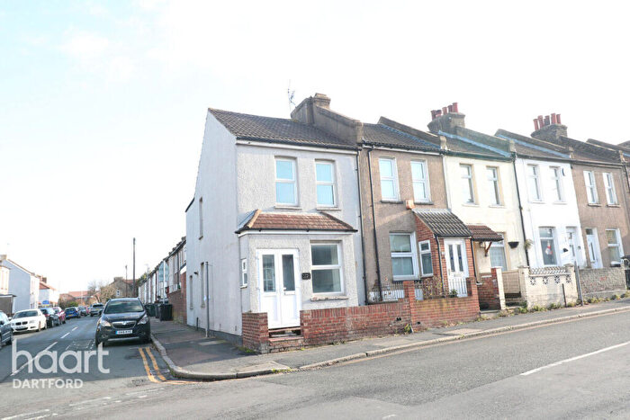 3 Bedroom End Of Terrace House To Rent In St Vincents Road, Dartford, DA1