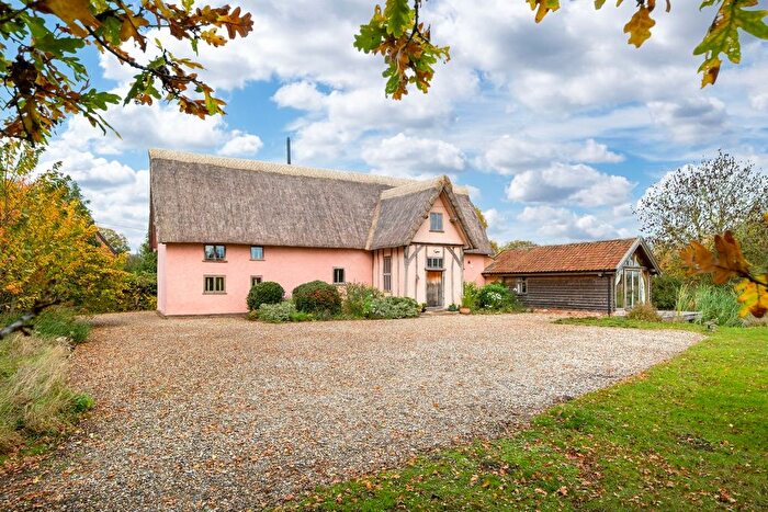 4 Bedroom Barn Conversion For Sale In The Street, Eye, IP21