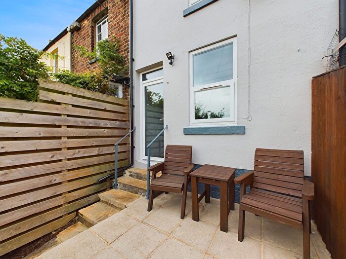 2 Bedroom Cottage For Sale In Hope Terrace, Whitby, YO21
