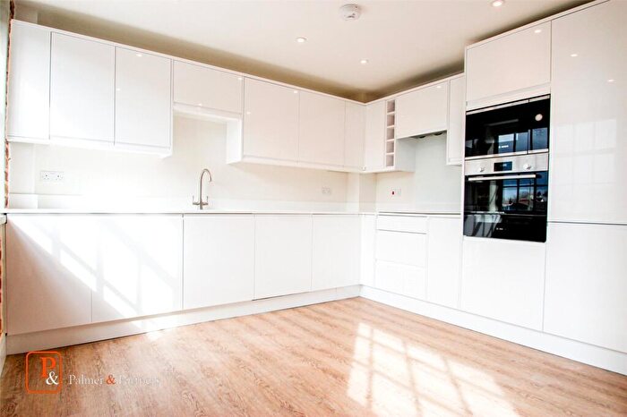 2 Bedroom Penthouse To Rent In Maponite Buildings, Hawkins Road, Colchester, Essex, CO2