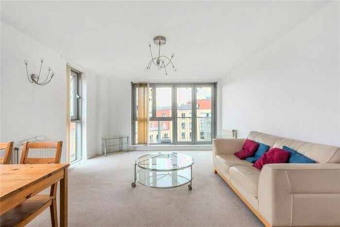 2 Bedroom Apartment To Rent In Carronade Court, Eden Grove, N7