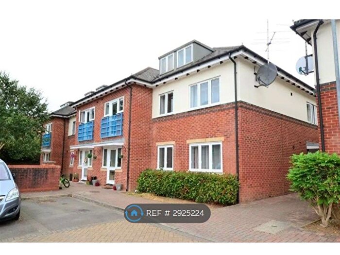 2 Bedroom Flat To Rent In Marshland Square, Reading, RG4