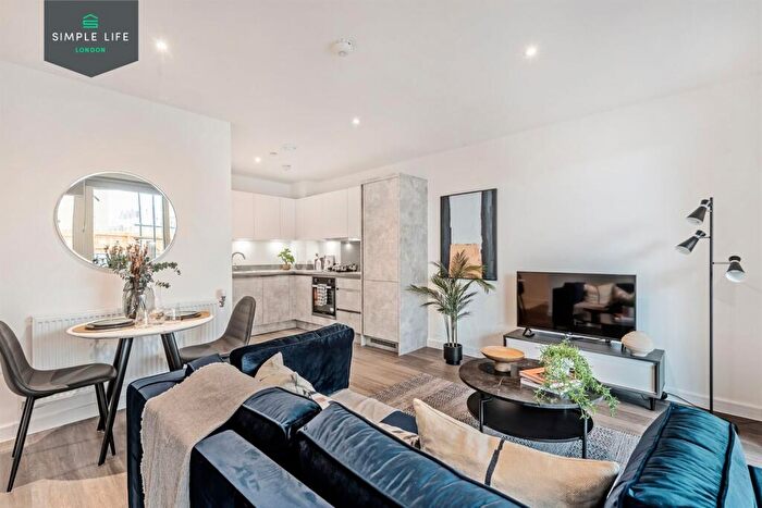 1 Bedroom Apartment To Rent In Bed, Rd Floor, Fairlane, Endura House In Beam Park, RM13