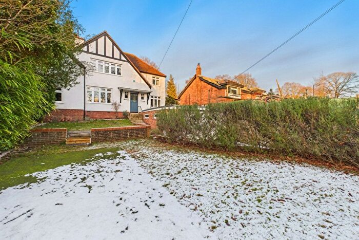 4 Bedroom Detached House To Rent In Pinehill Road, Crowthorne, Berkshire, RG45