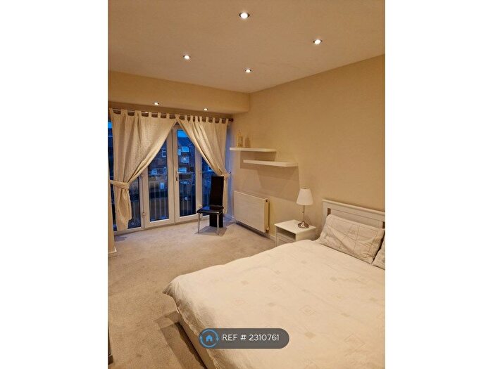 2 Bedroom Flat To Rent In Forbes House, Liverpool, L16