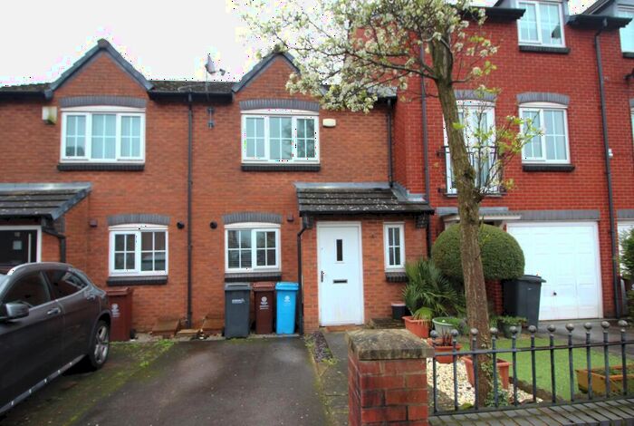 3 Bedroom Terraced House To Rent In Baldwins Close, Oldham, OL2