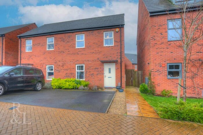 3 Bedroom Semi-Detached House For Sale In Fernlea Drive, Linton, Swadlincote, DE12