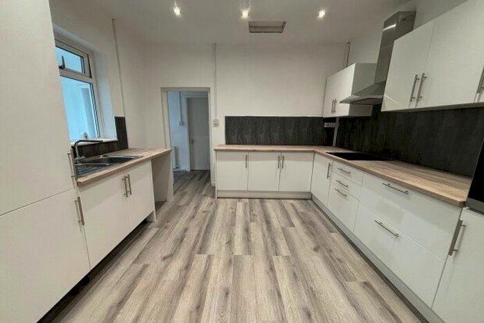 3 Bedroom Property To Rent In Hednesford Road, Cannock, WS12