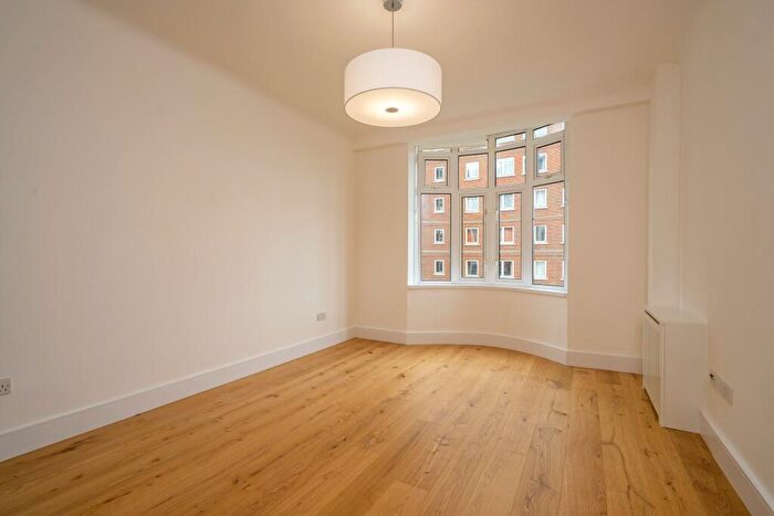 1 Bedroom Apartment To Rent In Grove End Gardens, Grove End Road, St John's Wood, London, NW8