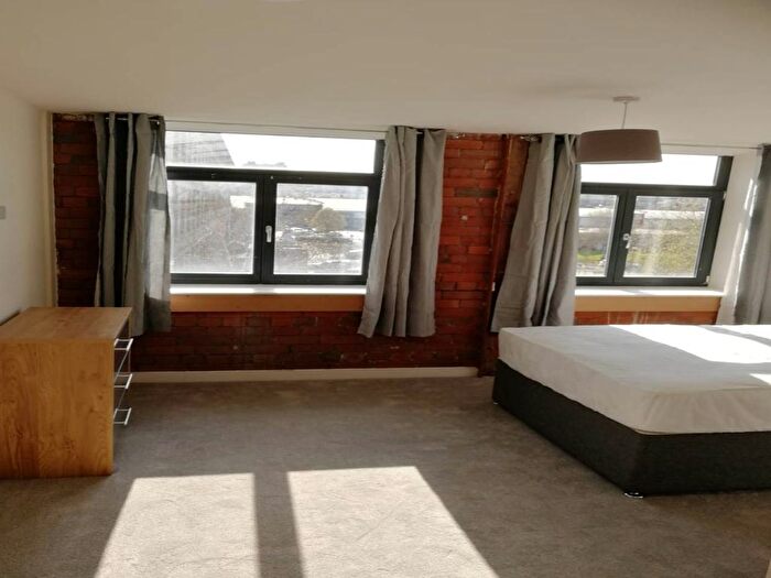 2 Bedroom Flat To Rent In Conditioning House, Cape Street, Bradford, BD1