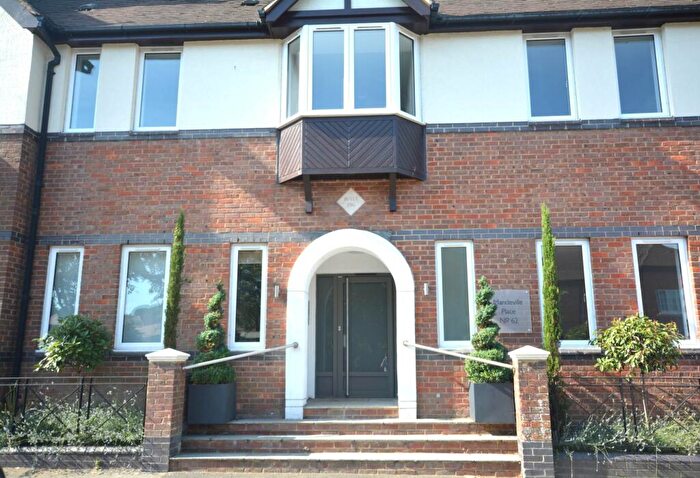 2 Bedroom Apartment To Rent In The Broadway, Amersham, HP7