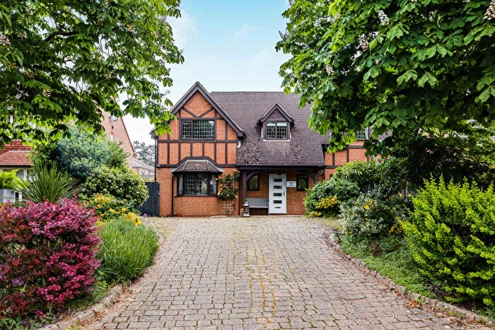 4 Bedroom Detached House For Sale In The Chestnuts, Abingdon, OX14