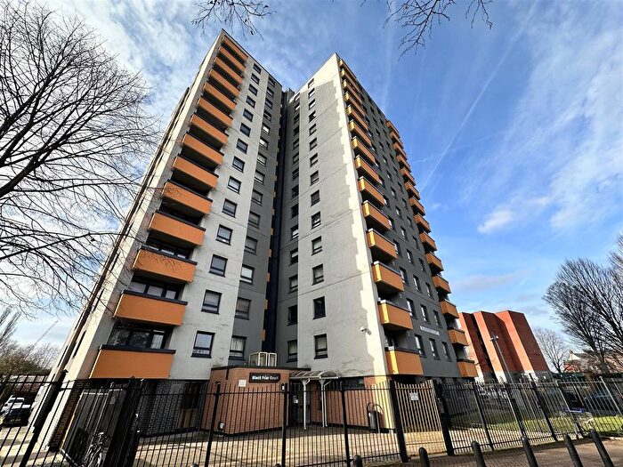 2 Bedroom Flat To Rent In Blackfriars Court, St. Simon Street, Salford, M3