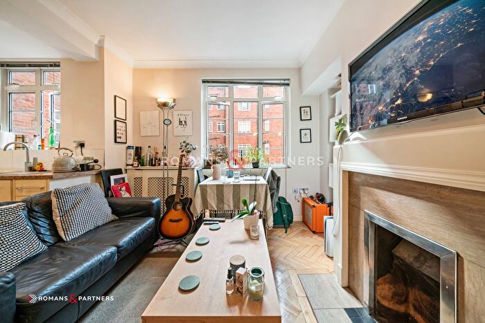 1 Bedroom Flat To Rent In Latymer Court, Hammersmith, W6