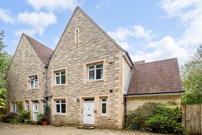 3 Bedroom House For Sale In Church Hill, Nutfield, RH1