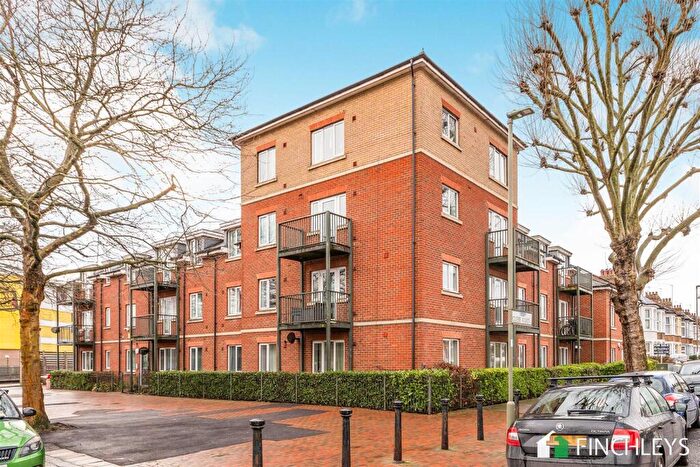 2 Bedroom Apartment To Rent In Connections House, Glebe Road, N3