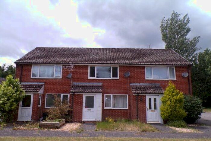 2 Bedroom Property To Rent In Willow Drive, Ringwood, BH24
