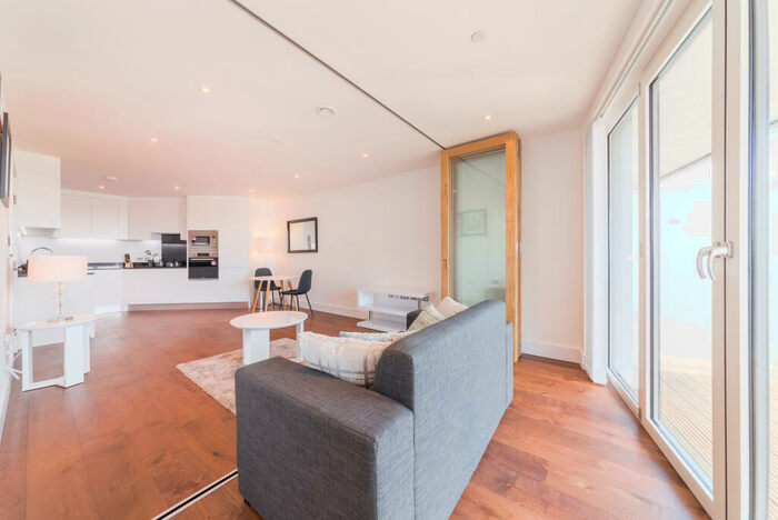 1 Bedroom Apartment To Rent In Gateway Tower, Western Gateway, London, E16