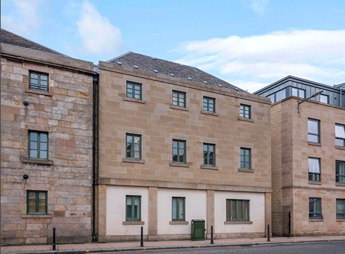 2 Bedroom Flat To Rent In Great Junction Street, Edinburgh, Midlothian, EH6