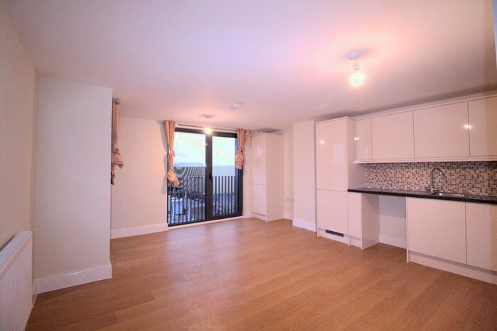 2 Bedroom Flat To Rent In Charter House, High Road, Ilford, IG1