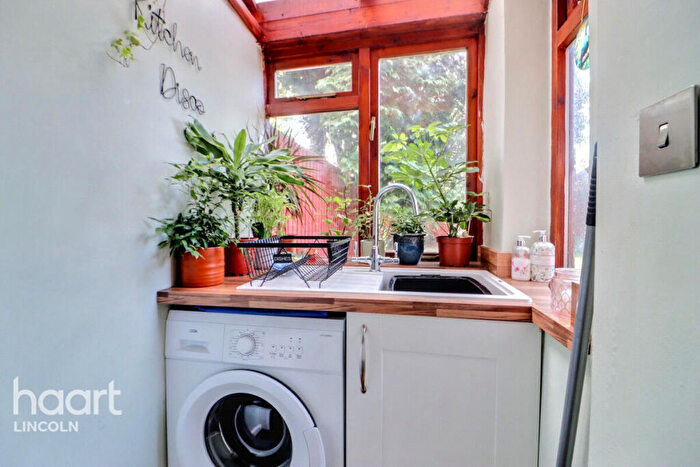 2 Bedroom Semi-Detached House For Sale In Winthorpe Close, Lincoln, LN6