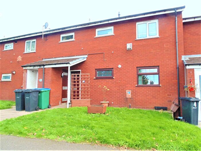 2 Bedroom Maisonette To Rent In Tregea Rise, Birmingham, B43