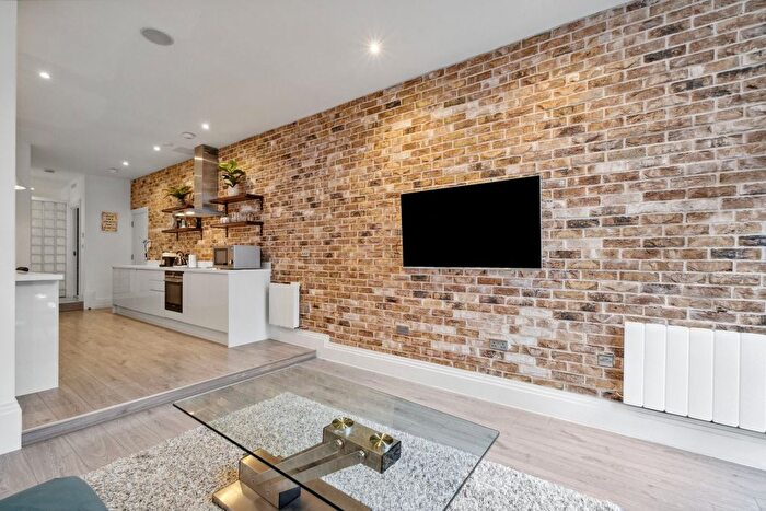 1 Bedroom Flat To Rent In Hardwicks Square, Wandsworth Park, SW18