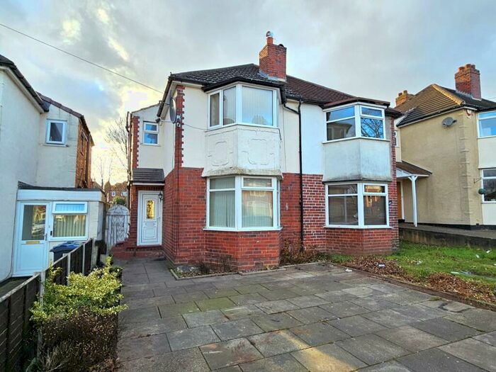 3 Bedroom Semi-Detached House To Rent In Foden Road, Birmingham, West Midlands, B42