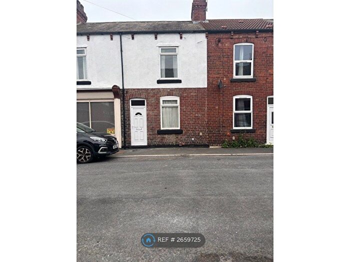 3 Bedroom Terraced House To Rent In Kimberley Street, Wakefield, WF1