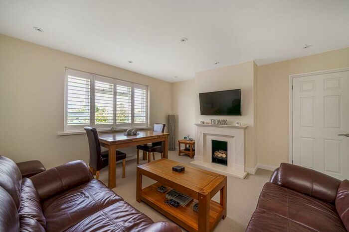 2 Bedroom Maisonette To Rent In Clement Road, Beckenham, BR3