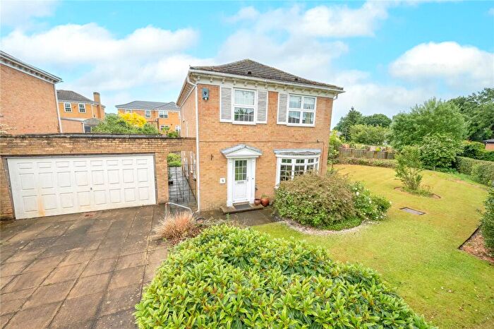 3 Bedroom Detached House For Sale In Shadwell Park Court, Leeds, West Yorkshire, LS17