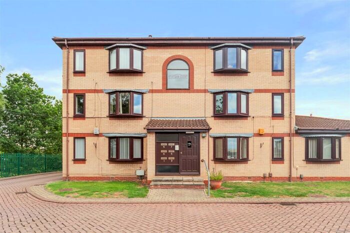 2 Bedroom Apartment To Rent In Station Court, Crossgates, Leeds, LS15