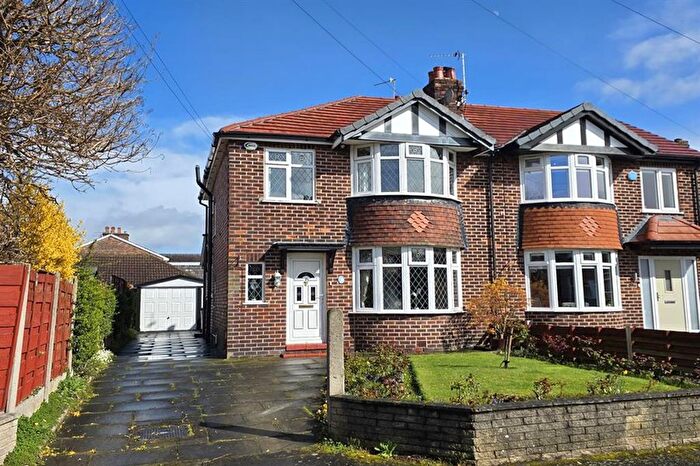 3 Bedroom Semi Detached House For Sale In Rosslyn Grove, Timperley, WA15