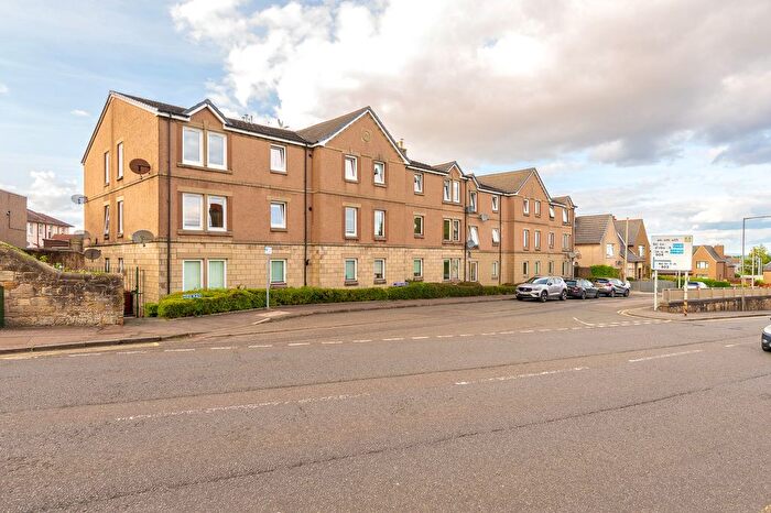 2 Bedroom Flat To Rent In Kerse Place, Falkirk, FK1