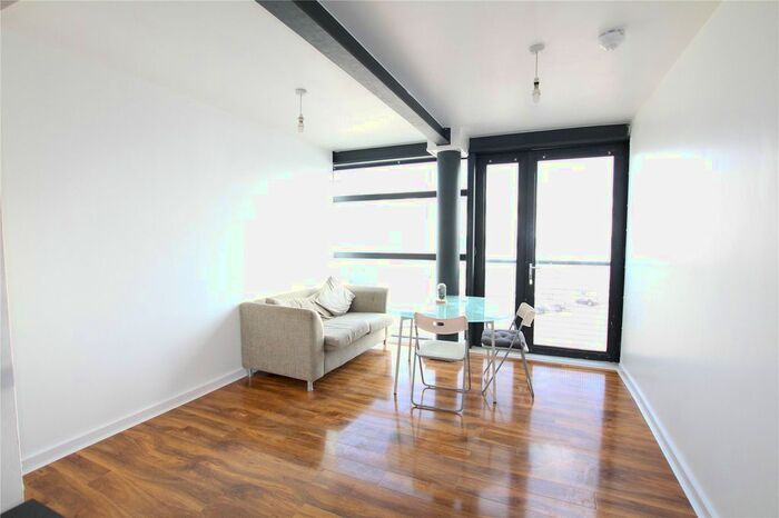3 Bedroom Flat To Rent In Hailings Wharf, London, E15