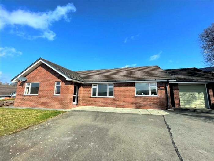 3 Bedroom Bungalow To Rent In Bryn Garreg, Churchill Drive, Newtown, Powys, SY16