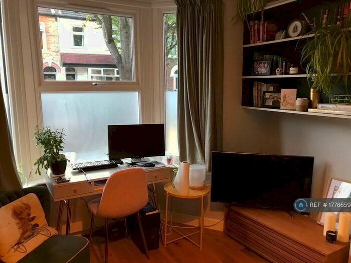 1 Bedroom Flat To Rent In Turner Road, London, E17