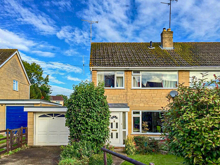 3 Bedroom Semi-Detached House To Rent In Old Alexander Road, Malmesbury, SN16