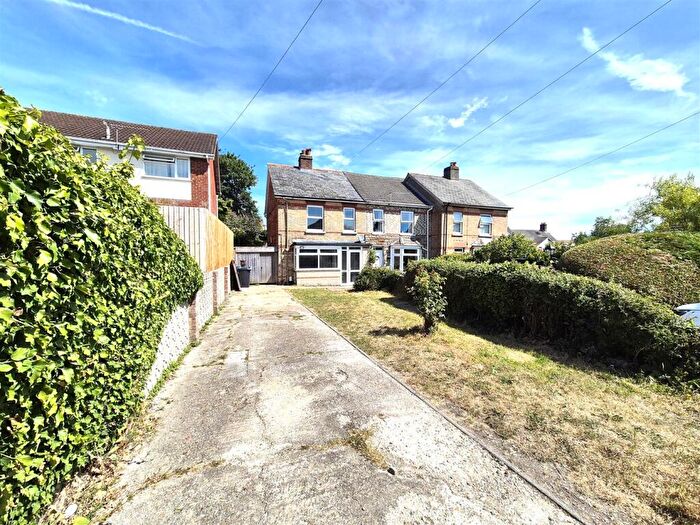 3 Bedroom Cottage For Sale In Dunford Road, Poole, BH12
